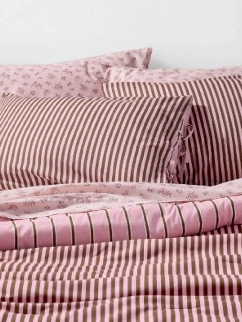 Hollister Full/Queen Reversible Percale Comforter Set Pink/Brown Stripe